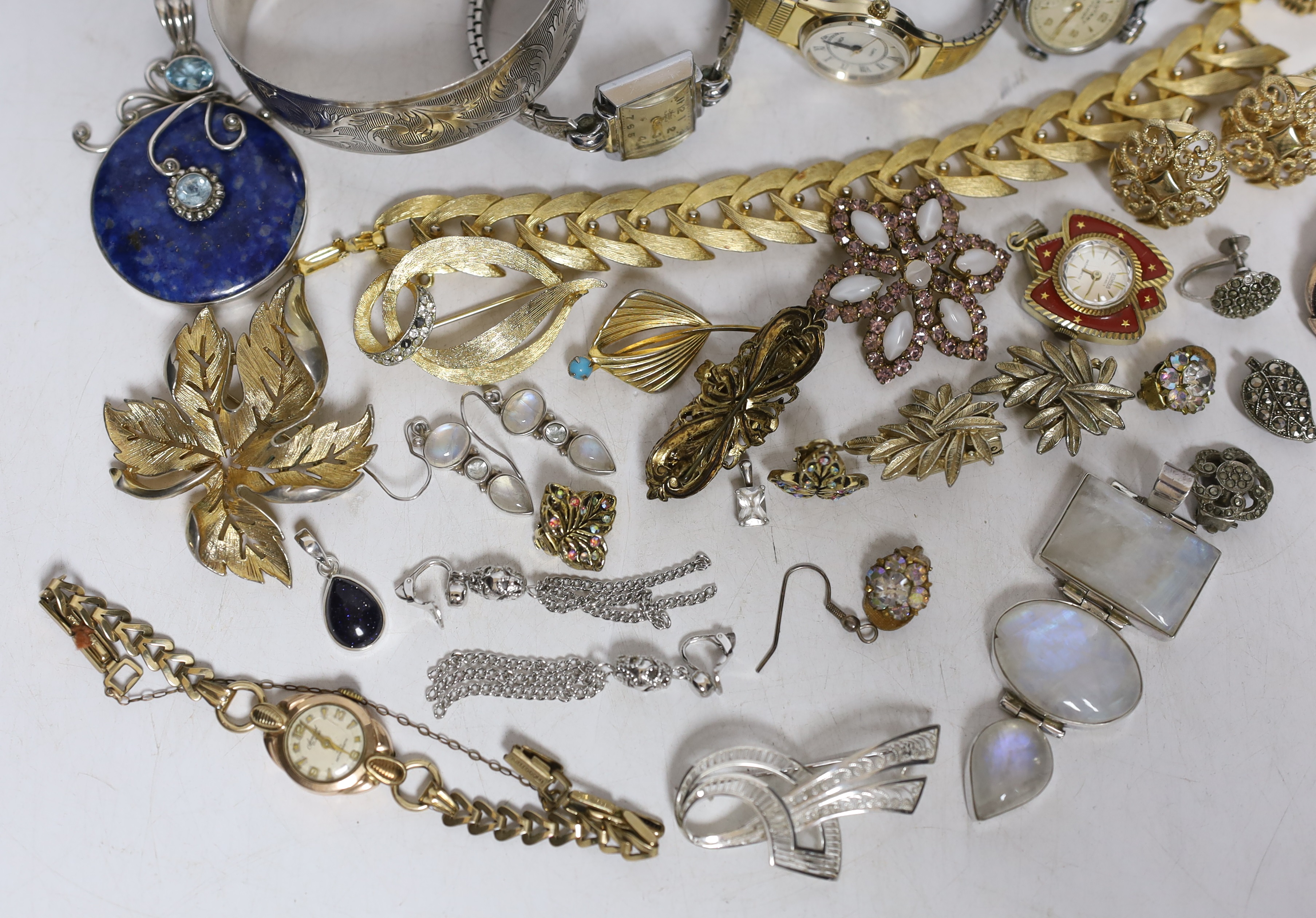 A mixed group of wrist watches including Rotary and 9ct gold Accurist and jewellery including 925 and costume.